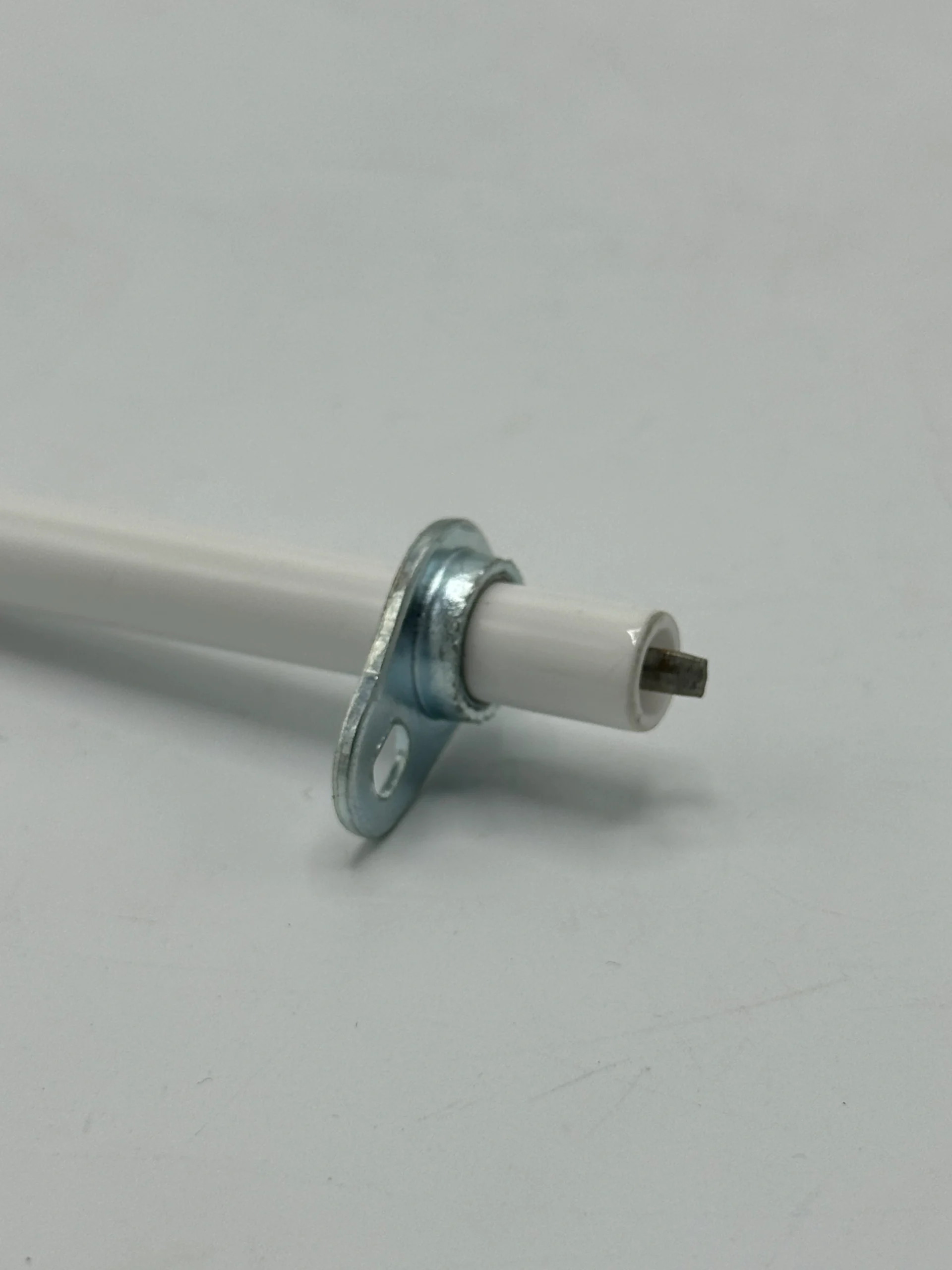 Vue détaillée de l'électrode de flamme Baxi Chappée De Dietrich