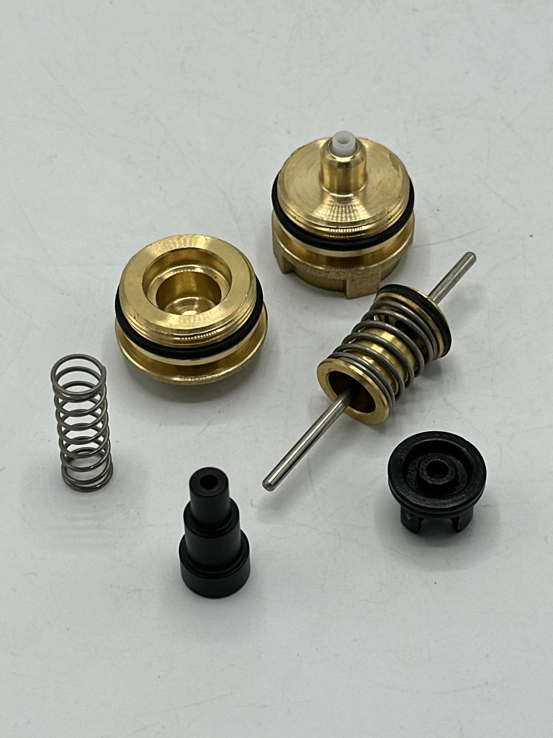 Axe de vanne 3 voies compatible chaudière Saunier Duval Thema Classic S1006400
